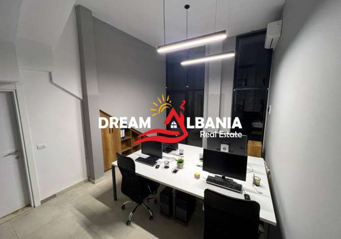 Zyre me qera ne zonen e ish-parkut (ID 42611140)