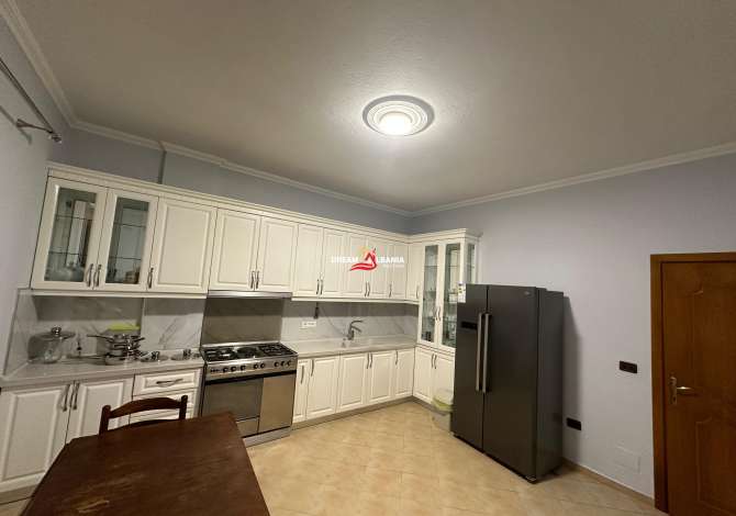 Shtepi me qera 7+1 ne Tirane - 2,000 Euro