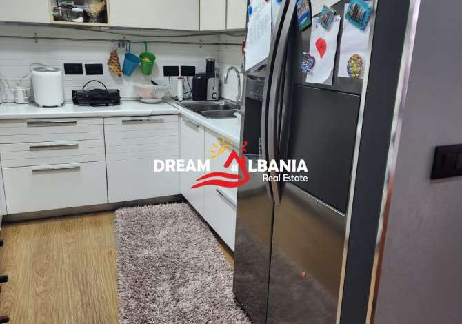 Shtepi me qera Apartament ne Tirane, 3+1, Mobilimi E mobiluar, Pagesa 800  Euro.