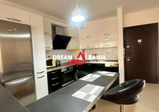 Shtepi ne shitje Apartament ne Tirane, 2+1, Mobilimi E mobiluar, Pagesa 195,000  Euro.