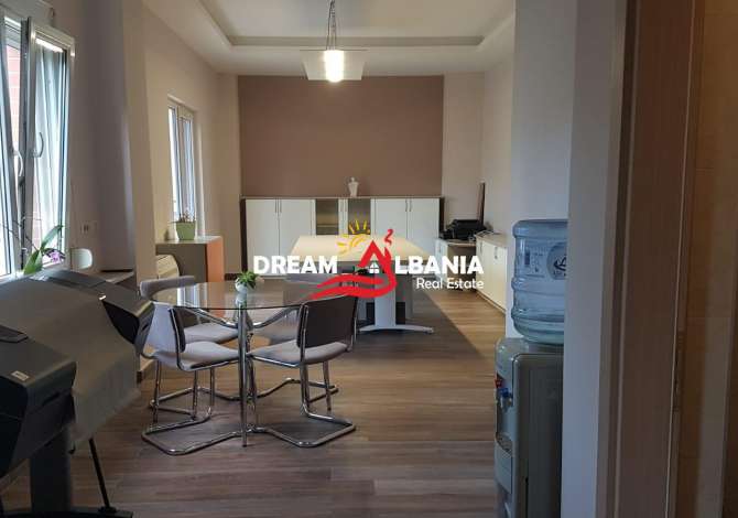 Ambient biznesi me qera 3+1 ne Tirane - 500 Euro