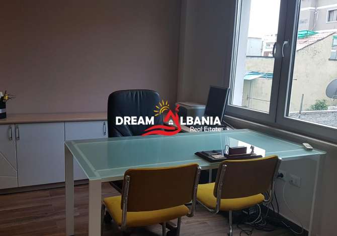 Jepet me qera ambient per zyra ne rrugen e Bogdaneve (ID 42611145)