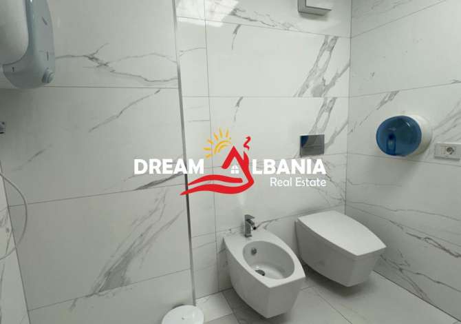 Ambjent zyrash me qera tek Rruga e Elbasanit, prane Ekonomikut, ne Tirane (ID 4261994)