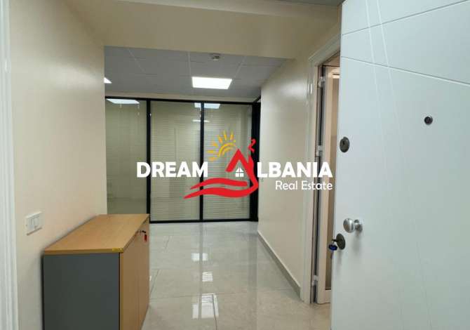 Ambjent zyrash me qera tek Rruga e Elbasanit, prane Ekonomikut, ne Tirane (ID 4261994)