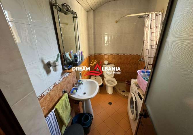 Shtepi ne shitje Apartament ne Tirane, 2+1, Mobilimi E mobiluar, Pagesa 150,000  Euro.