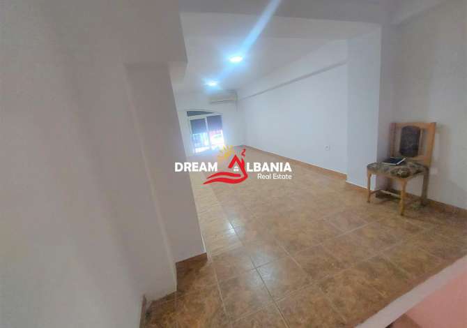 Ambient biznesi me qera 3+1 ne Tirane - 300 Euro