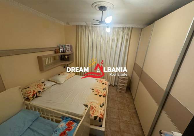 Shtepi ne shitje Apartament ne Tirane, 2+1, Mobilimi E mobiluar, Pagesa 84,000  Euro.
