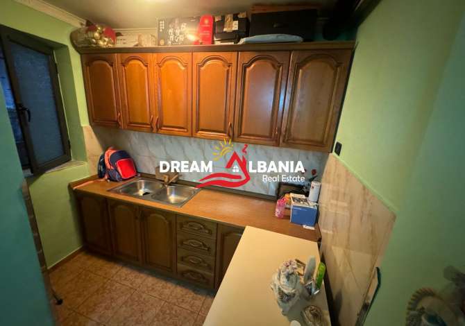 Shtepi ne shitje Apartament ne Tirane, 2+1, Mobilimi E mobiluar, Pagesa 84,000  Euro.