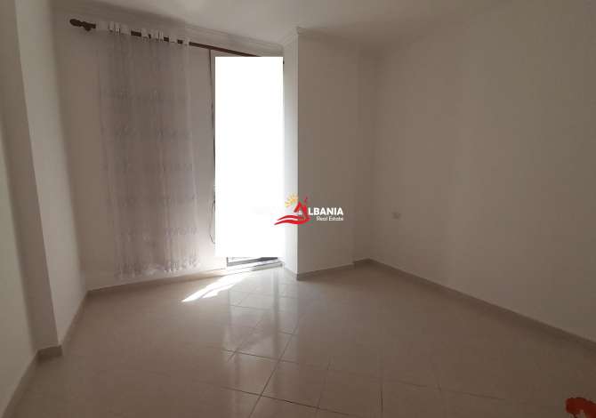 Shtepi ne shitje  ne Tirane, 1+1, Mobilimi Bosh, pa mobiluar, Pagesa 48,000  Euro.