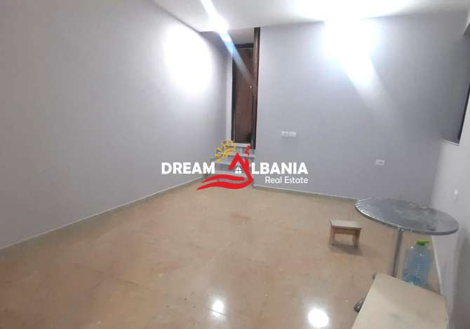 Ambient biznesi me qera 3+1 ne Tirane - 300 Euro