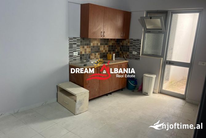 Ambient biznesi me qera 3+1 ne Tirane - 280 Euro