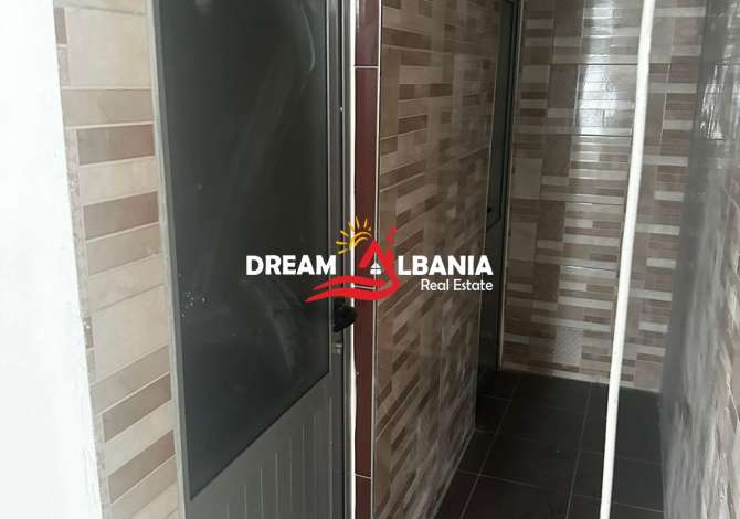 Jepet me qera ambjent zyre/magazine, ne Kombinat, prane Komisariatit Nr.6 (ID 42611154)