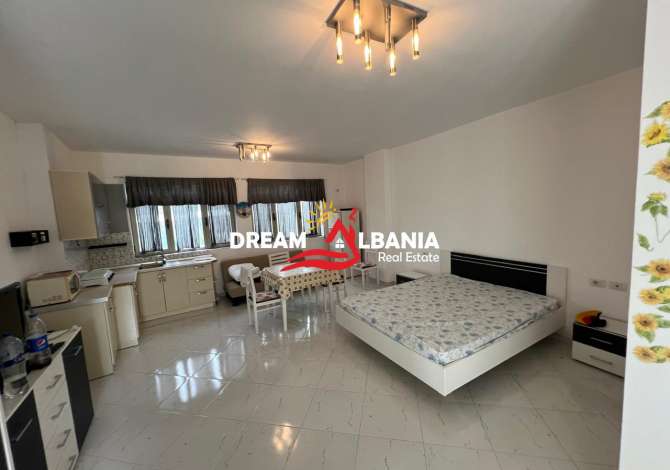Shtepi me qera 7+1 ne Tirane - 1,500 Euro