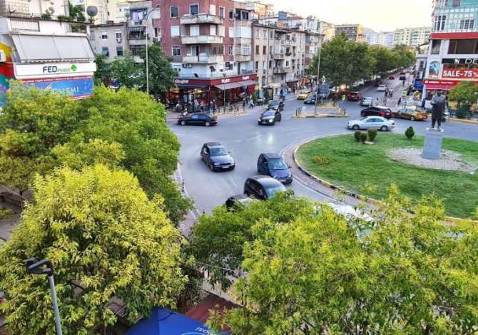 Ambient biznesi me qera 3+1 ne Tirane - 4,400 Euro
