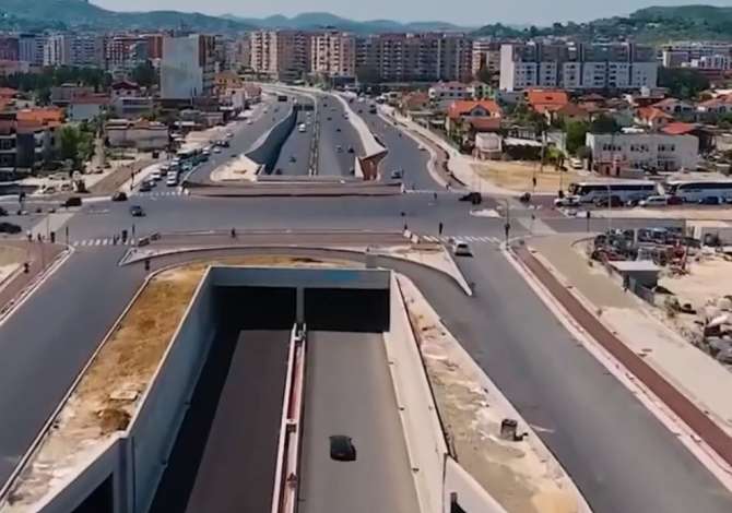 Ambient biznesi me qera 4+1 ne Tirane - 300 Euro