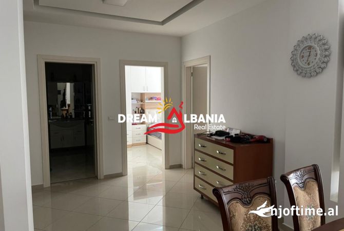 Shtepi me qera 2+1 ne Tirane - 800 Euro
