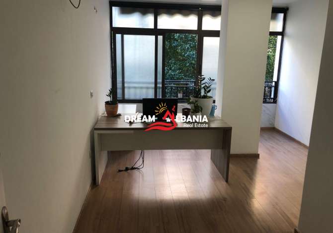 Ambient biznesi me qera 3+1 ne Tirane - 600 Euro
