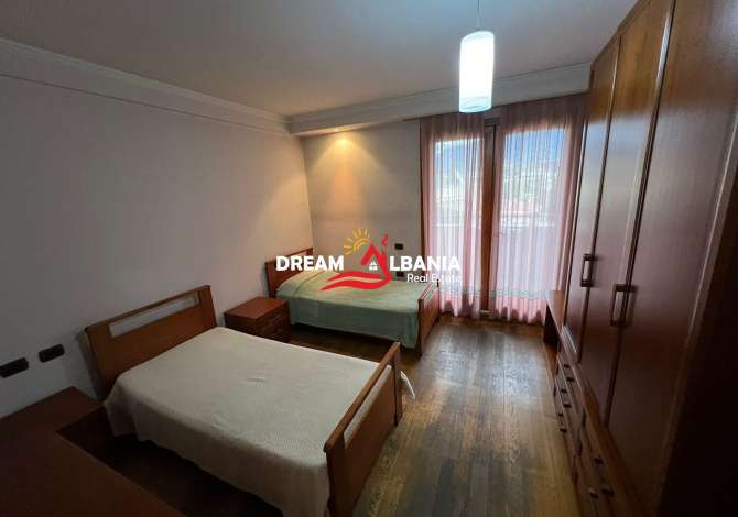 Shtepi me qera Apartament ne Tirane, 3+1, Mobilimi E mobiluar, Pagesa 1,500  Euro.