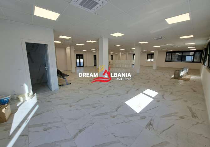 Ambient biznesi me qera 3+1 ne Tirane - 3,500 Euro