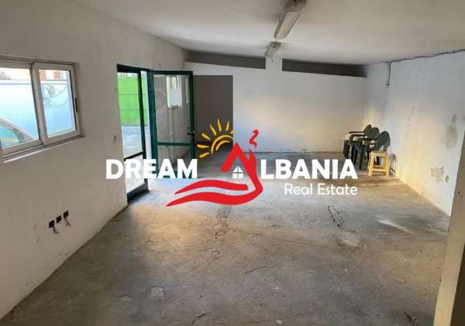 Magazine me qera ne zonen e Fushes se Aviacionit, prane shkolles Dhora Leka, Tirane (ID 4281245)