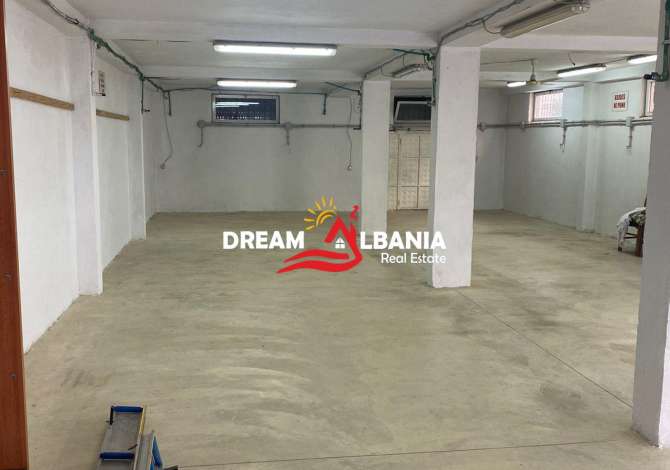 Ambient biznesi me qera 4+1 ne Tirane - 1,000 Euro