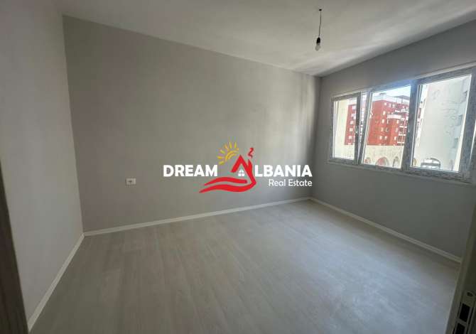 Ambient biznesi me qera 3+1 ne Tirane - 50,000 Leke