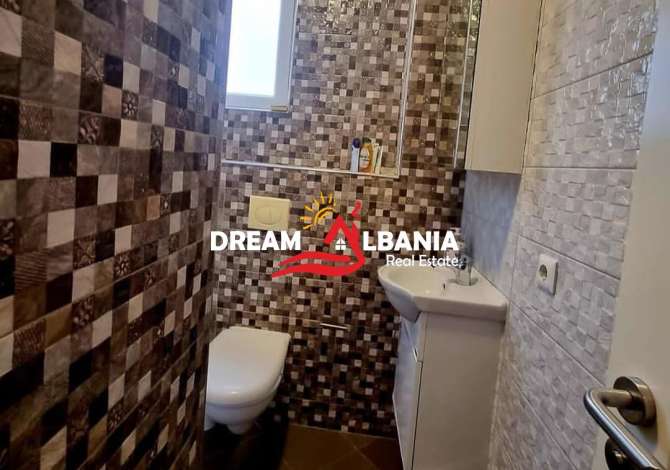 Shtepi me qera Apartament ne Tirane, 3+1, Mobilimi E mobiluar, Pagesa 800  Euro.