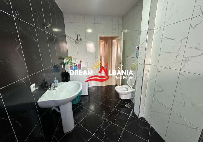 Shtepi me qera Apartament ne Tirane, 3+1, Mobilimi E mobiluar, Pagesa 800  Euro.