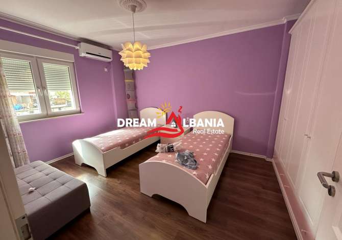 Shtepi me qera Apartament ne Tirane, 3+1, Mobilimi E mobiluar, Pagesa 800  Euro.