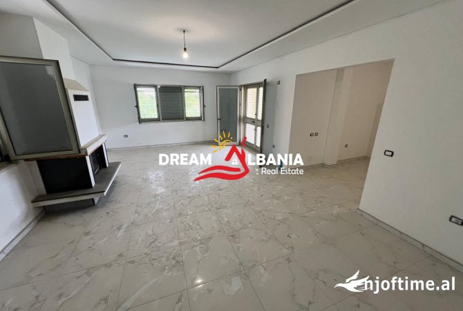 Shtepi me qera 7+1 ne Tirane - 1,500 Euro