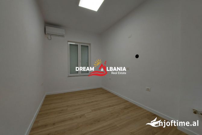 Jepet me qera ambient zyre 3+1 tek Shallvaret, prane Gjykates se Larte (ID 4261806)