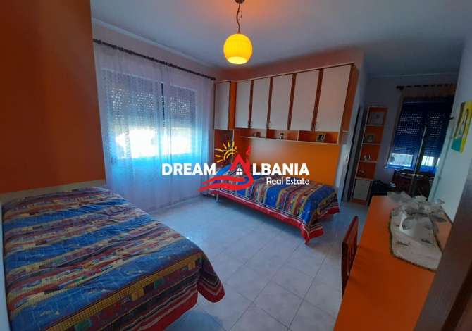Shtepi ne shitje  ne Tirane, 2+1, Mobilimi E mobiluar, Pagesa 120,000  Euro.