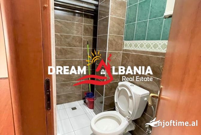 Jepet me qera Ambient Biznesi ne rrugen e Durrsit prane Komisariatit Nr.3 ne Tirane (ID 4261759)