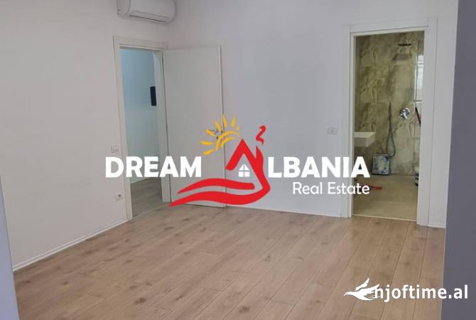 Ambient biznesi me qera 3+1 ne Tirane - 1,500 Euro