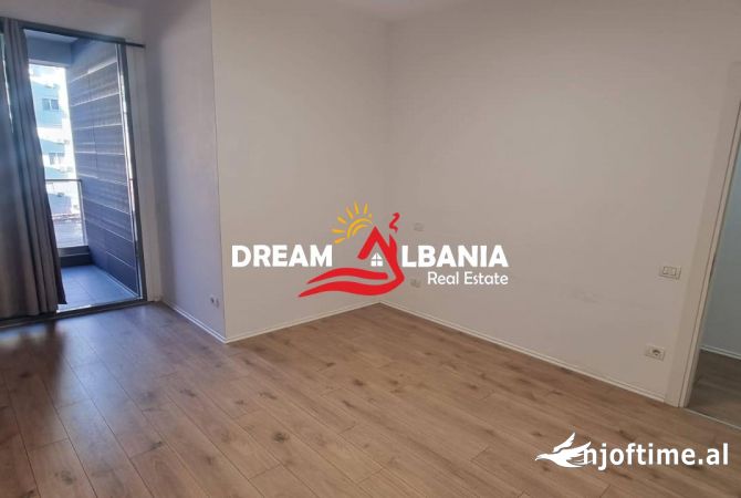 Ambient biznesi me qera 3+1 ne Tirane - 1,500 Euro