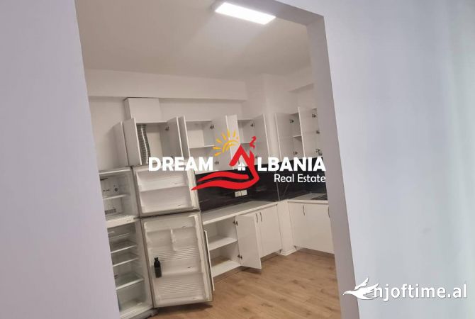 Ambjent zyre me qera, 2+1, ne zonen e Bllokut (ID 42214982)