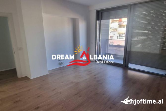 Ambient biznesi me qera 3+1 ne Tirane - 1,500 Euro