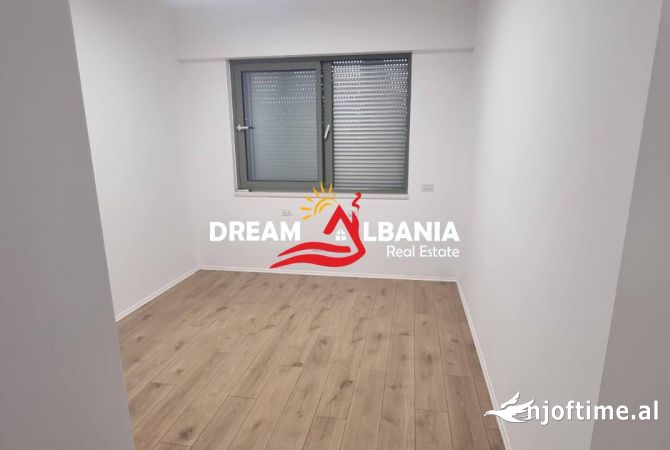 Ambjent zyre me qera, 2+1, ne zonen e Bllokut (ID 42214982)