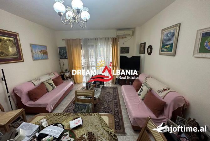 Shtepi ne shitje Apartament ne Tirane, 2+1, Mobilimi E mobiluar, Pagesa 240,000  Euro.