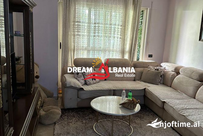 Shtepi me qera 4+1 ne Tirane - 1,000 Euro