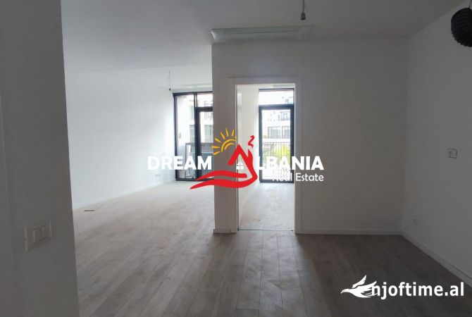 Ambient biznesi me qera 3+1 ne Tirane - 1,300 Euro