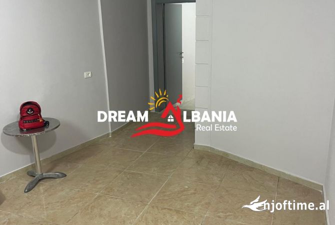 Ambient biznesi me qera 3+1 ne Tirane - 280 Euro