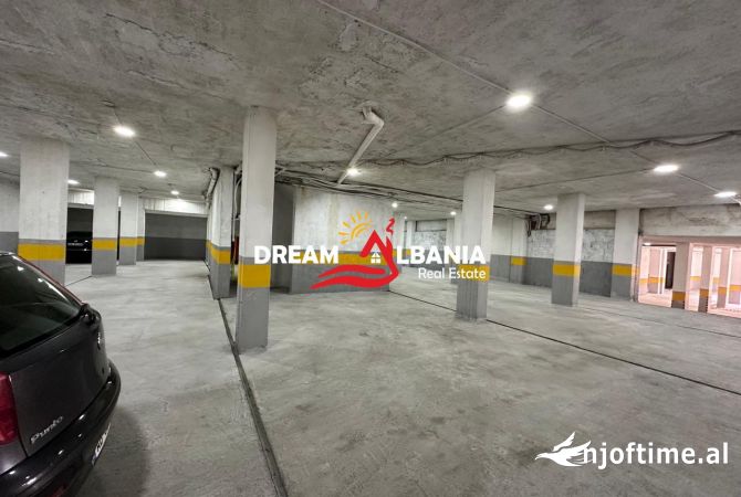 Shitet ambient me garazhe tek Komuna e Parisit, prane Kristal Center (ID 4181093)