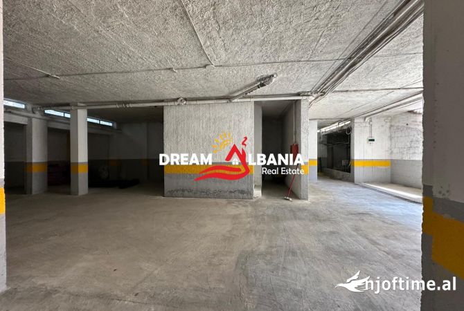 Ambient biznesi ne shitje 4+1 ne Tirane - 700,000 Euro