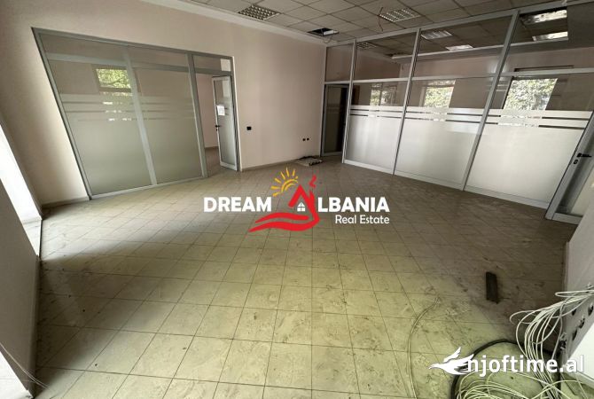 Ambient biznesi me qera 3+1 ne Tirane - 10,000 Euro