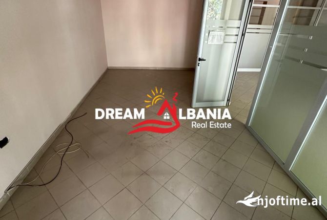 Ambient biznesi me qera 3+1 ne Tirane - 10,000 Euro