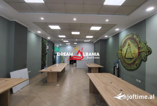 Ambient biznesi me qera 3+1 ne Tirane - 1,200 Euro