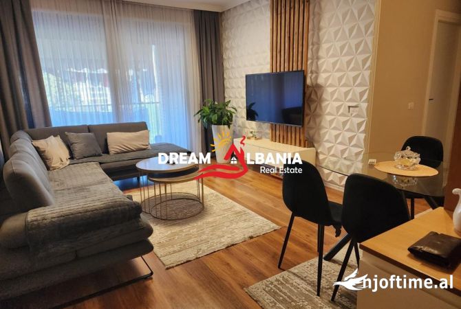 Shtepi me qera 2+1 ne Tirane - 800 Euro