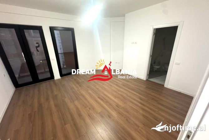 Ambient biznesi me qera 3+1 ne Tirane - 600 Euro