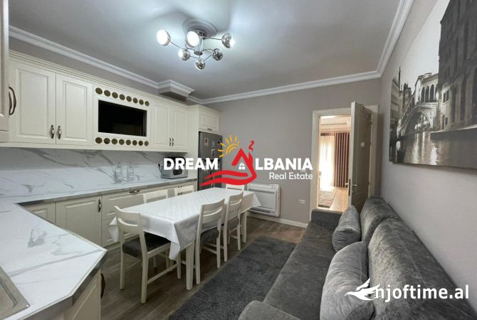 Shtepi me qera Apartament ne Tirane, 2+1, Mobilimi E mobiluar, Pagesa 600  Euro.